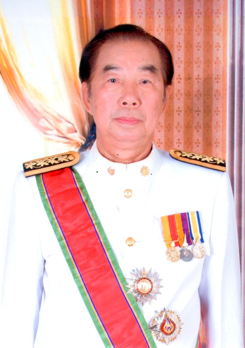 นายชัยวัฒน์ พสกภักดี